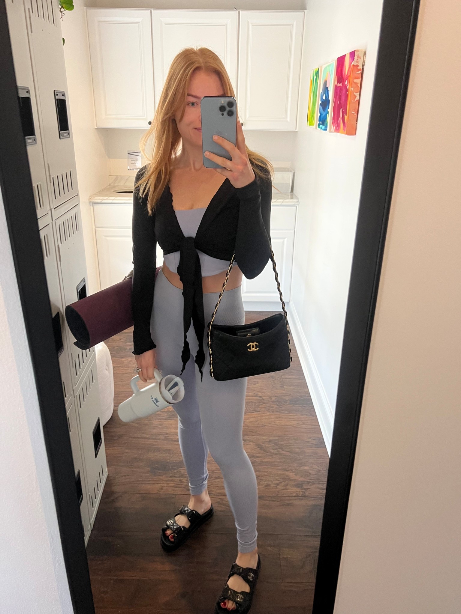 Sadly this wrap is sold out but I linked a bunch of others! 🖤

#LTKStyleTip #LTKActive #LTKFindsUnder50