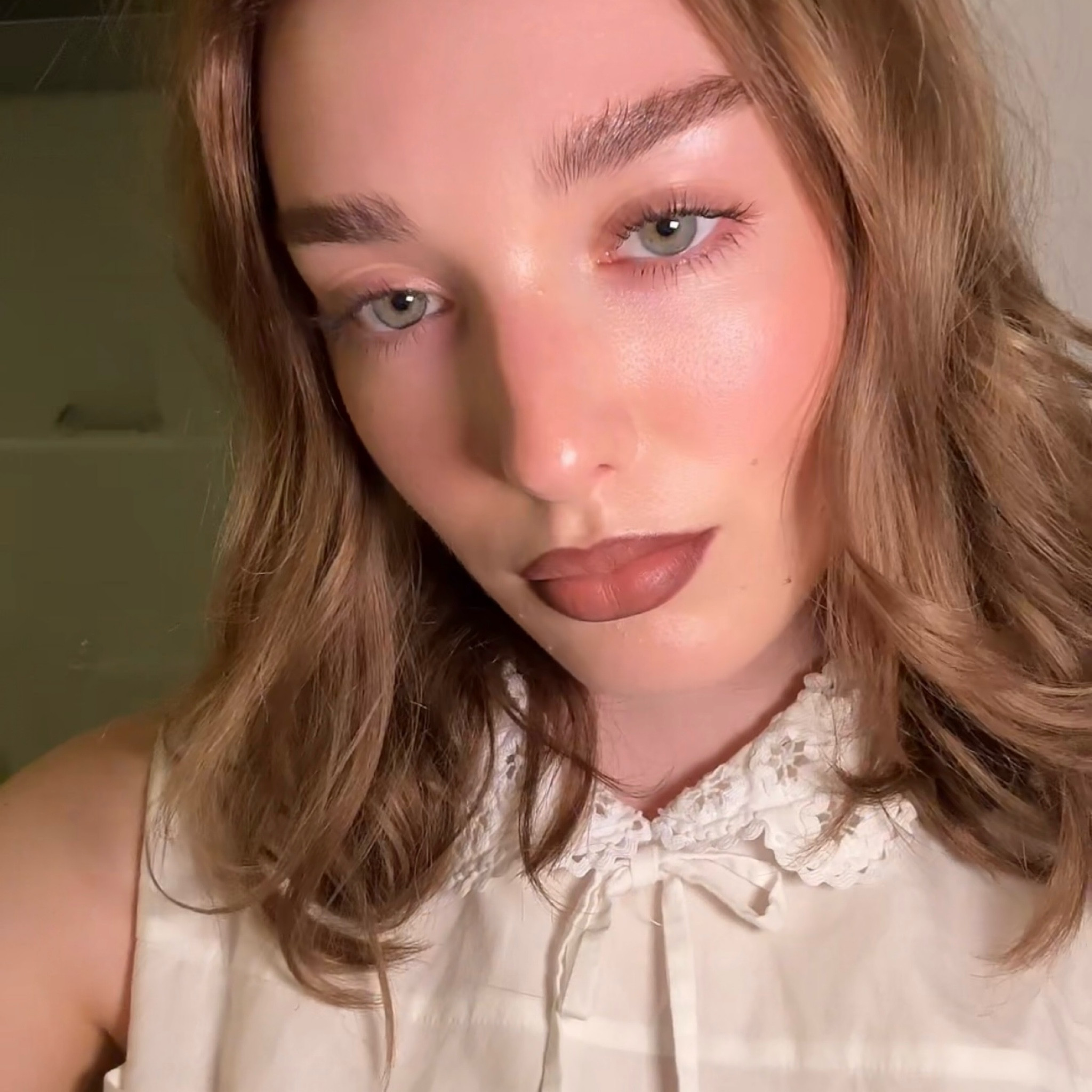 outlined and filled in the outer corners with mac lip liner in ‘Cork’, put mac ‘Teddy 2.0’ all over and then charlotte tilbury ‘Cover Star’ in the center 🫦

#LTKbeauty #LTKsalealert #LTKSeasonal