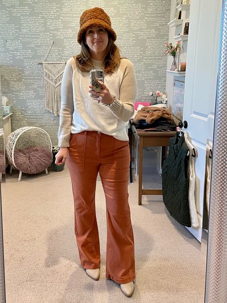 These pants from Knox Rose are a must have! I went back for the jean color as soon as I tried these on!  They are so comfortable and flattering, my legs look so long. Trust me, you gotta have these. 

#LTKfit #LTKcurves #LTKstyletip