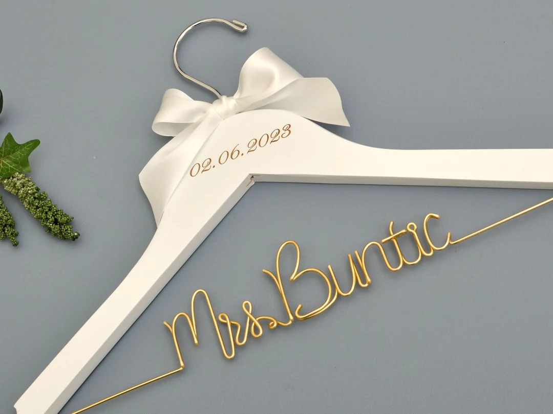 Bridal Hanger, Wedding Name Hanger, Personalized Hanger, Wedding Custom Hanger, Dress Hanger. Wed... | Etsy (US)