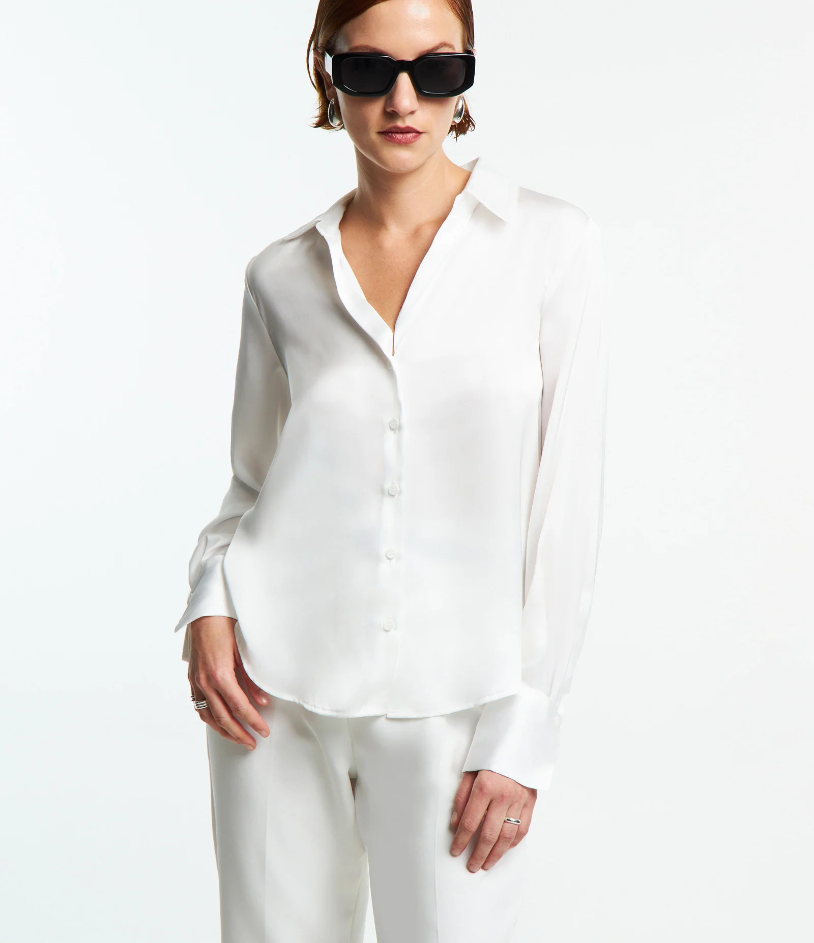 Camisa em Cetim com Recortes e Caimento Leve Shortbread - Lojas Renner | Renner (BR)