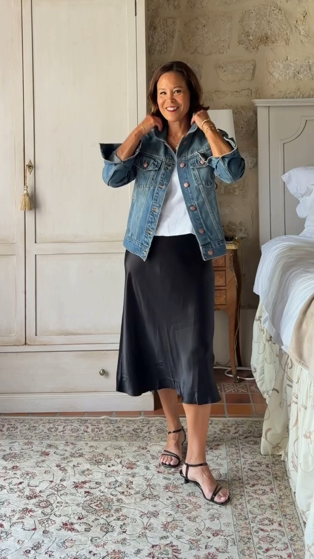 Simple & chic silk skirt styling

#LTKootd #LTKSeasonal #LTKOver40