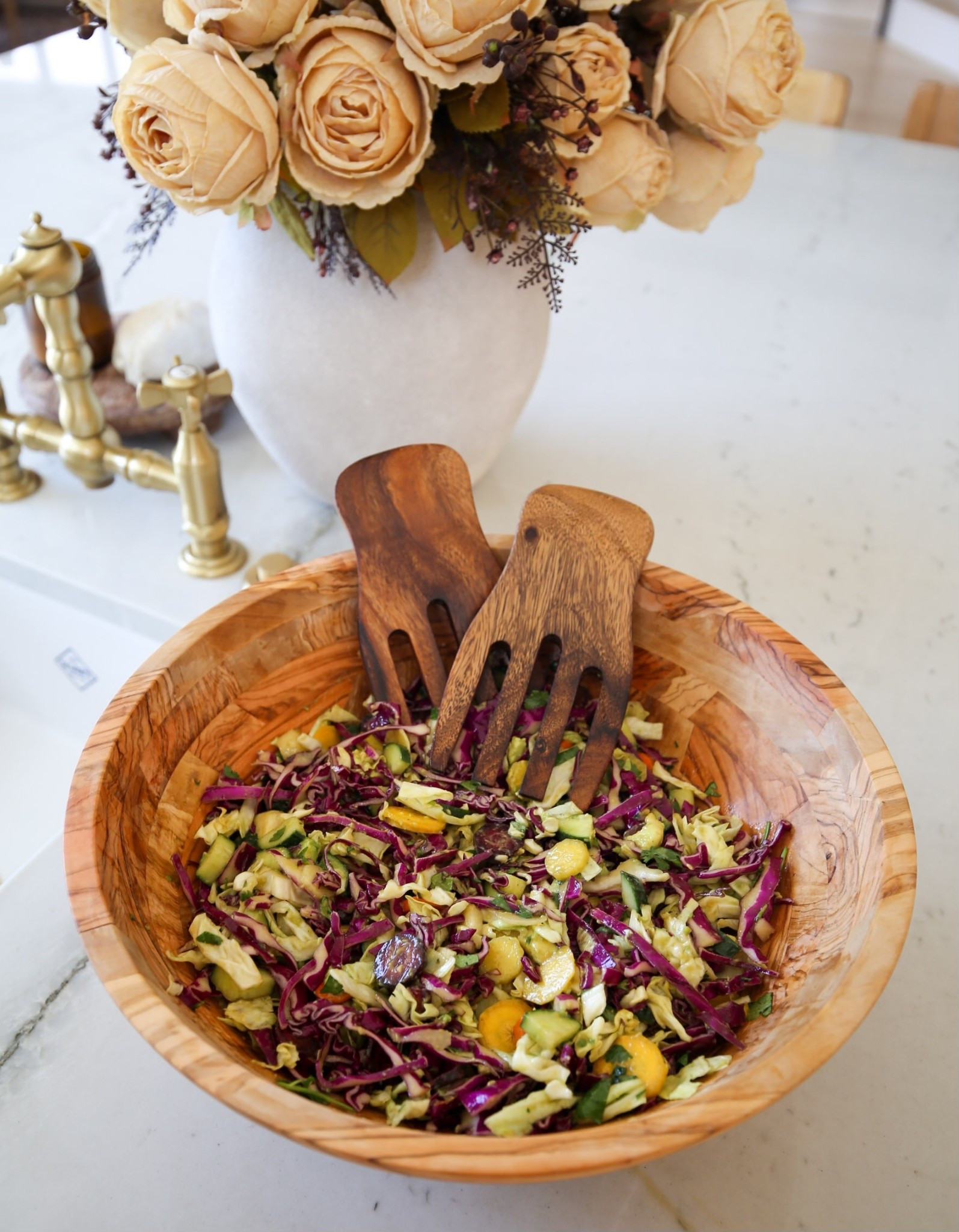 Big ole wood salad bowl and hands 🥗

Home
Food
Cooking
Kitchen 

#LTKHome #LTKfoodie