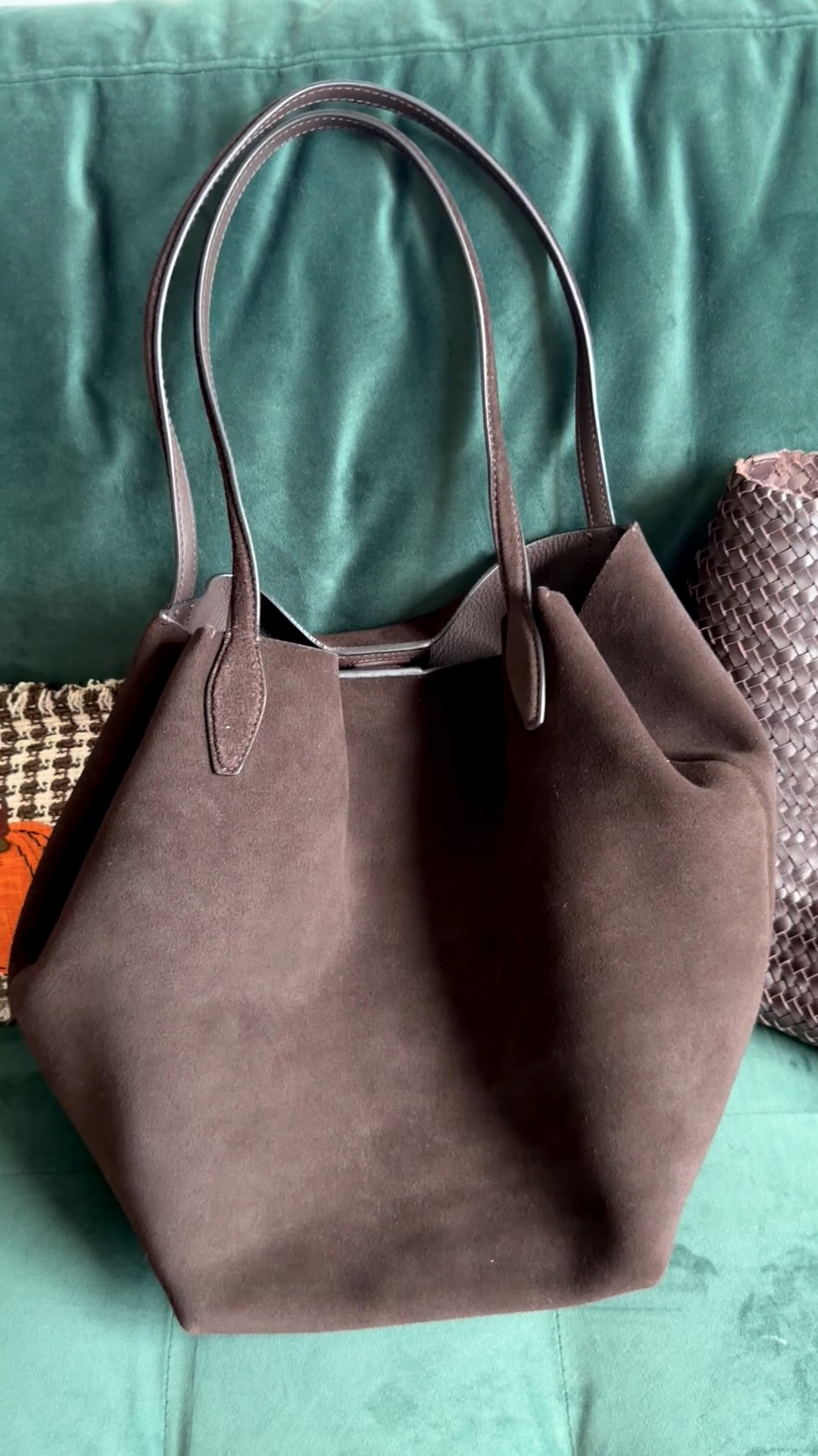 My favorite bags are 25% off! These last for years and years! 

Madewell sale, tote bag

#LTKootd #LTKSeasonal #LTKSaleAlert