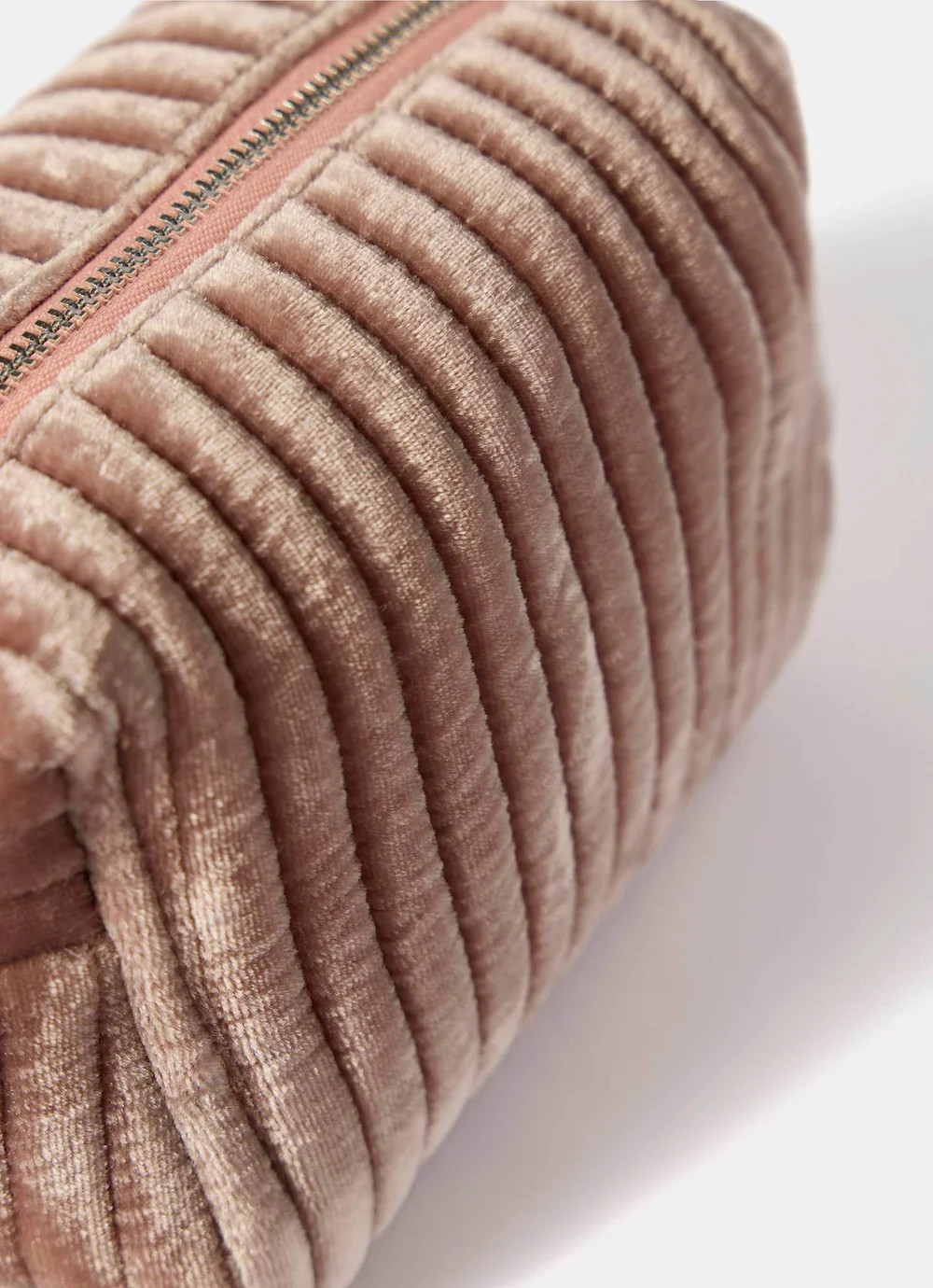 Pink Small Velvet Wash Bag | Mint Velvet