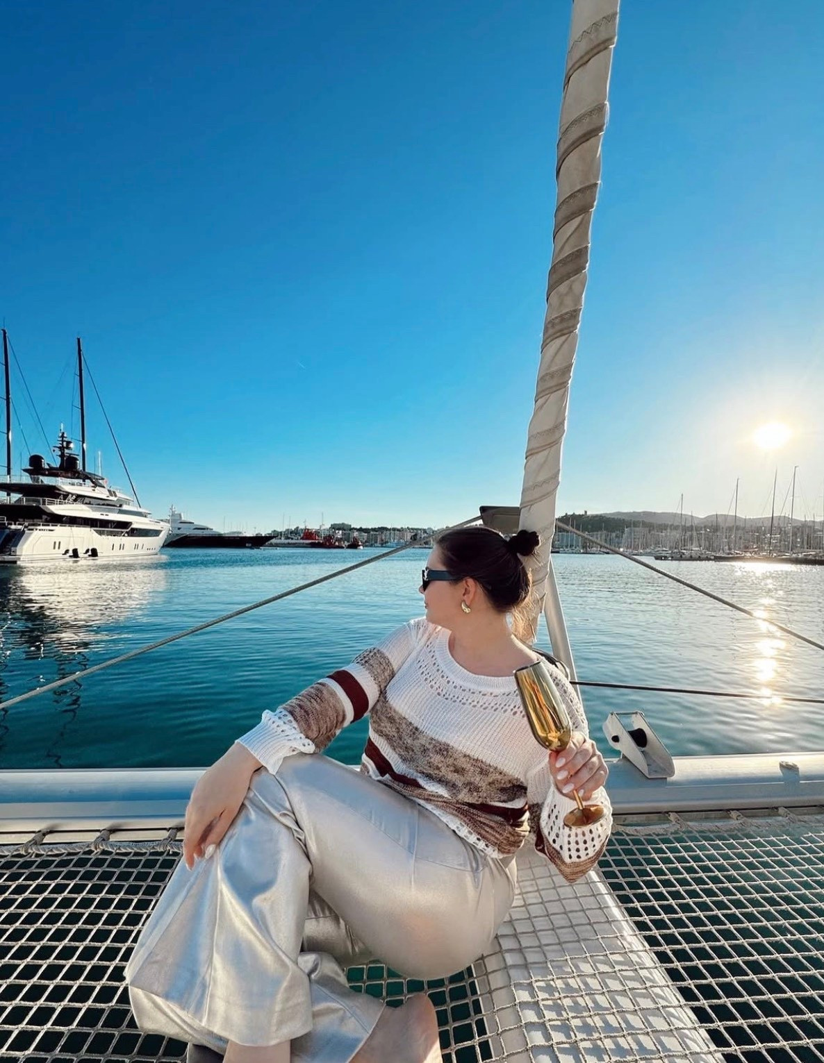 Sweater and metallic pants combo I’m loving

#LTKootd