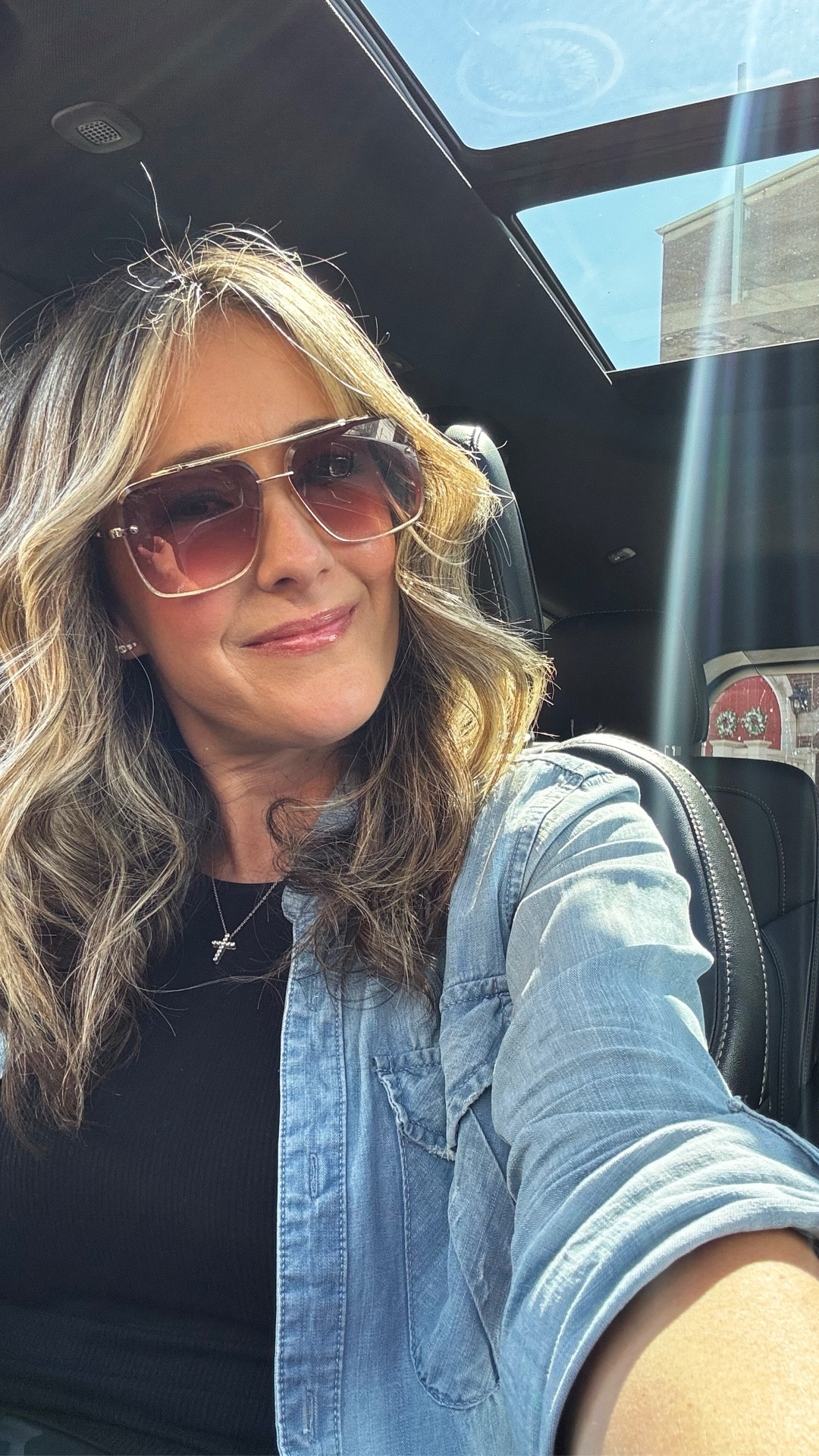 Instant mood lift! A new hair refresh always feels so good🙌🏼 Happy weekend friends💕✨🌷

My sunnies can’t be linked on LTK  but you can find them at topfoxx.com and use code STEPHLEMAY to save!

#LTKselfcare #LTKBeauty #LTKdayinmylife