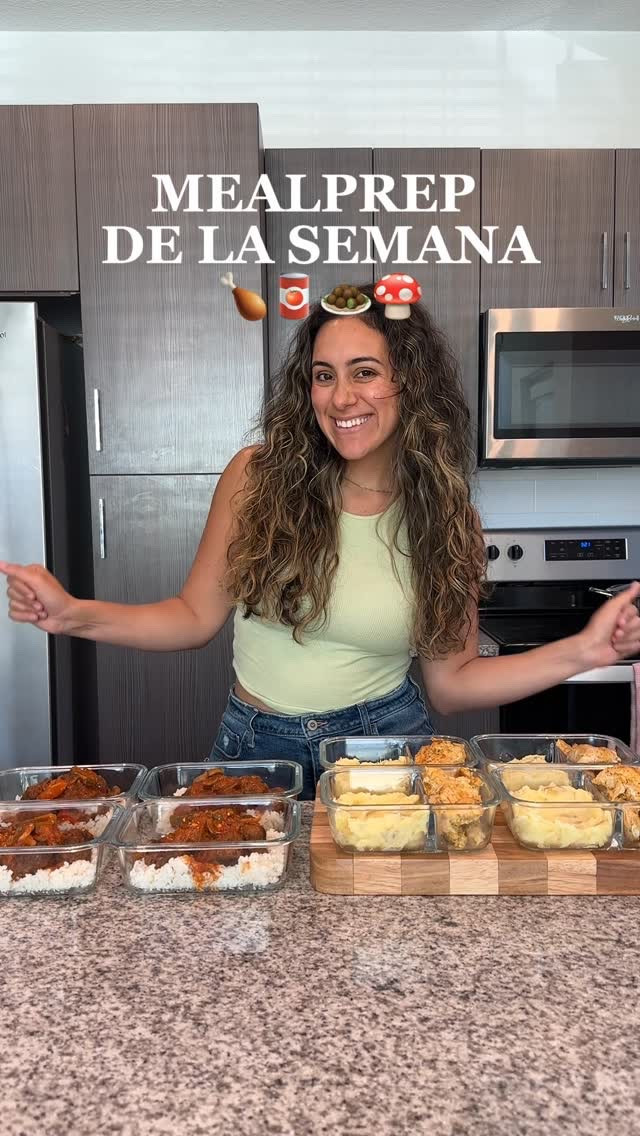 MEALPREP SEMANAL🍗🥫🧆❤️‍🔥

Dejame tus preguntas y te ayudo a crear tu próximo mealprep🫶🏻

GUIA GRATIS DE PREPACION DE MEALPREP EN MI ENLACE DE LA BIO🔗

Olla de presión @cosoricooks 
Adobo, sazón y sofrito @eatloisa codigo: ALEJANDRASANET
Bandejas de @ourplace 

#mealprep #mealprepping #comidaaltaenproteina #highproteinmeals #dietalibredeazucar