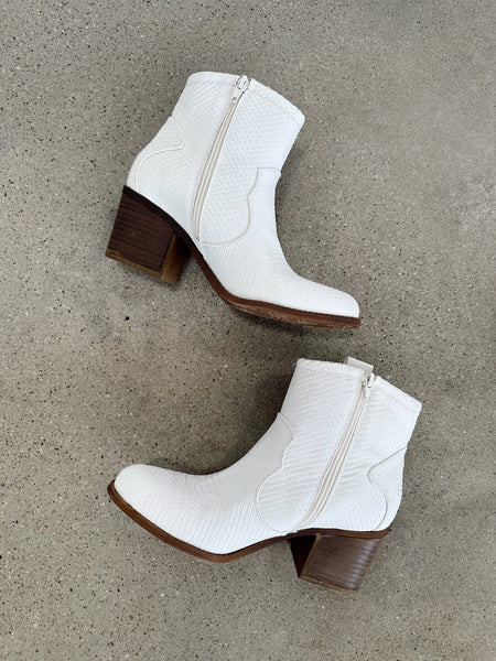 Chinese Laundry Laura Bootie | Lane 201 Boutique
