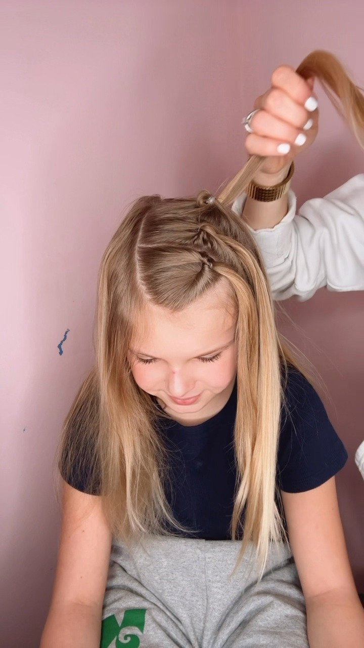 CUTE HALF UP HAIRSTYLE 🩷 This is just the cutest ever! I love this hairstyle for girls. It’s so easy and cute! Sharing my favorite hair products with you, too! Love for you to follow us for daily hairstyles! ✨