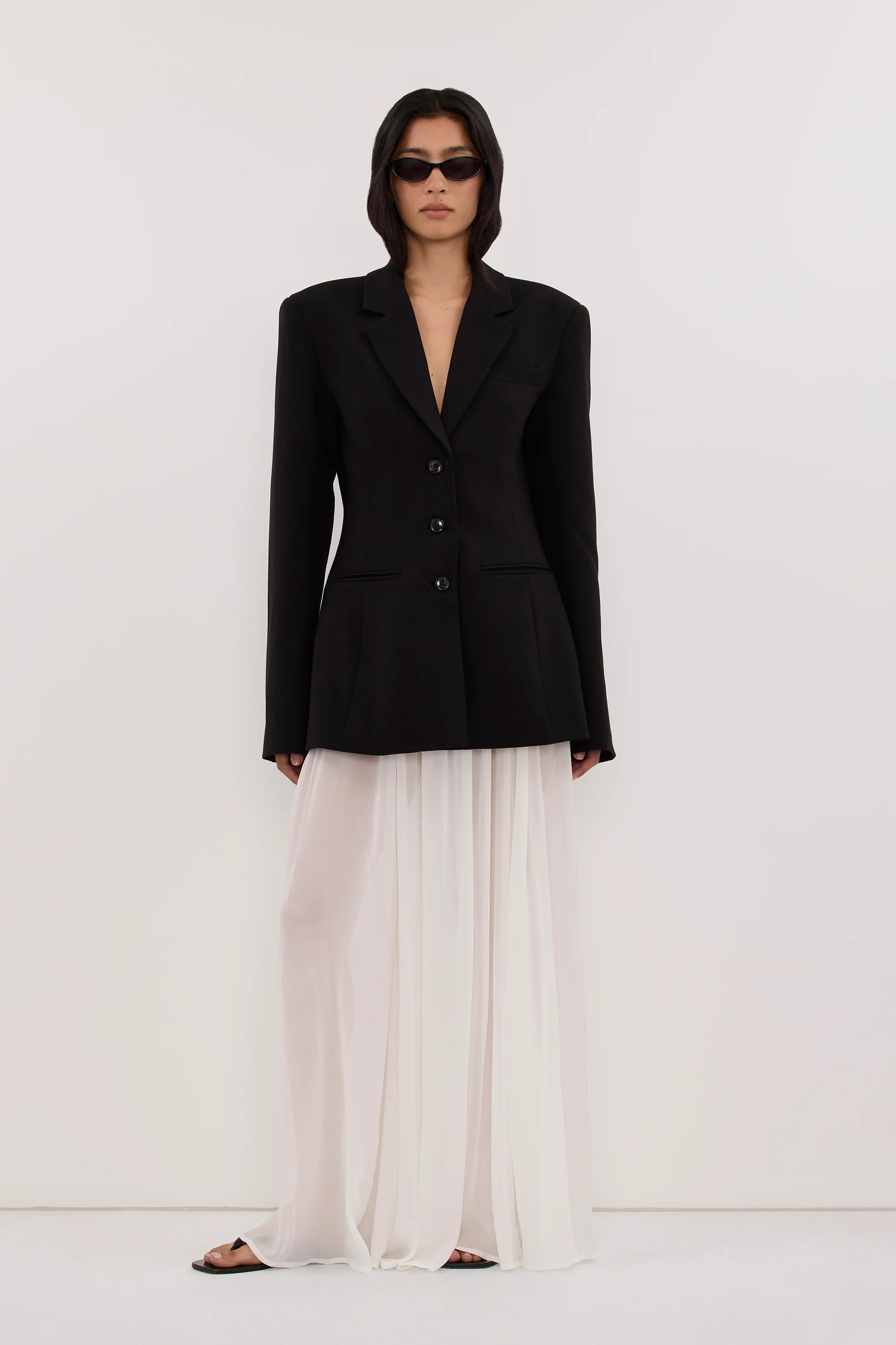 CHIARA BLACK CINCHED BLAZER | DISSH
