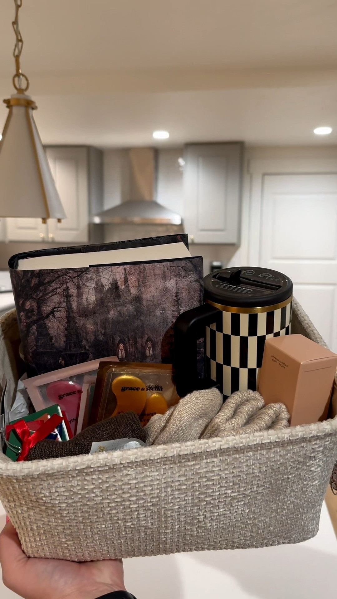 Gift baskets are my favorite! 📚🧦

#LTKGiftGuide #LTKvlog #LTKBeauty