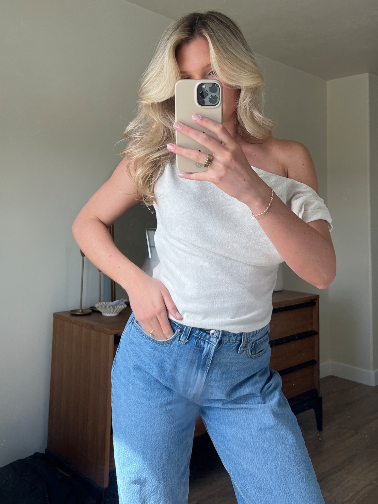 The perf spring top paired with my favorite jeans!! (Top on sale for $20 with code “SALE50"

Spring top, linen, summer top, elevated basic, baggy jeans, spring outfit, linen top, off the shoulder top 

#LTKSeasonal #LTKFindsUnder50 #LTKSaleAlert