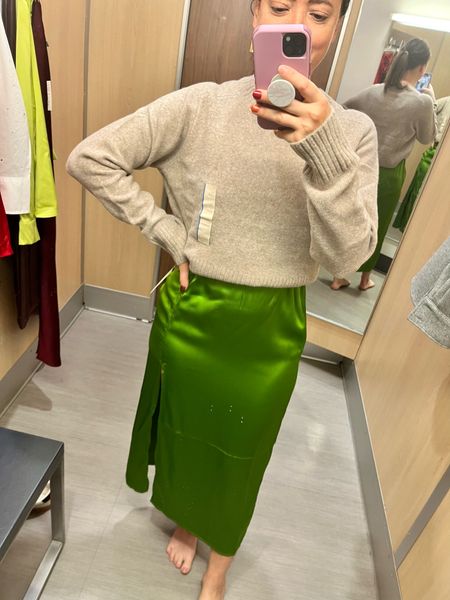 Love this satin skirt from target


Target outfit
Target holiday
Holiday outfit 

#LTKHolidaySale #LTKSeasonal