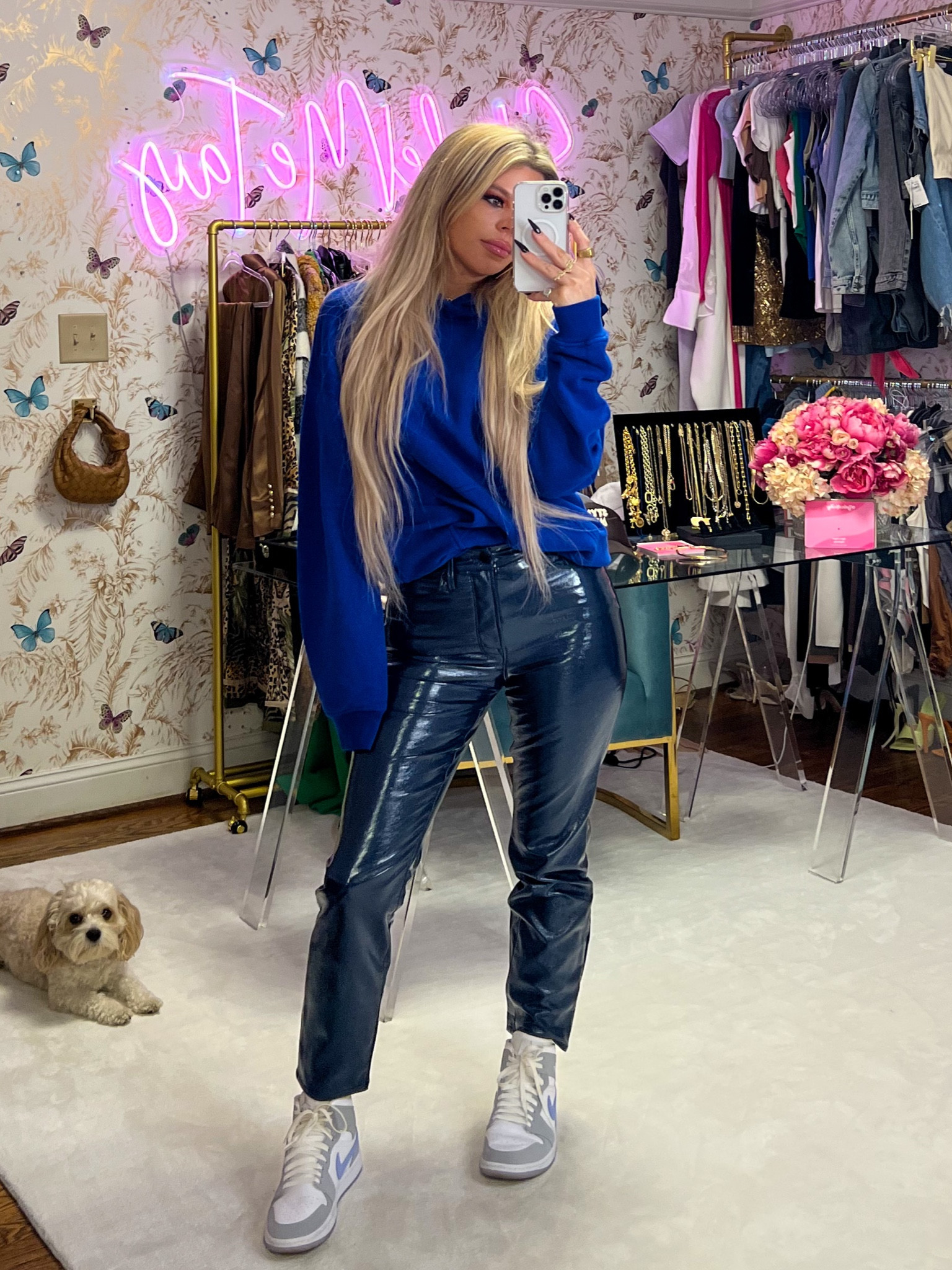 Pants on sale! Grab them while you can 💙 obsessed with navy faux leather! Linked below 🫶🏻

#LTKsalealert #LTKstyletip #LTKSeasonal