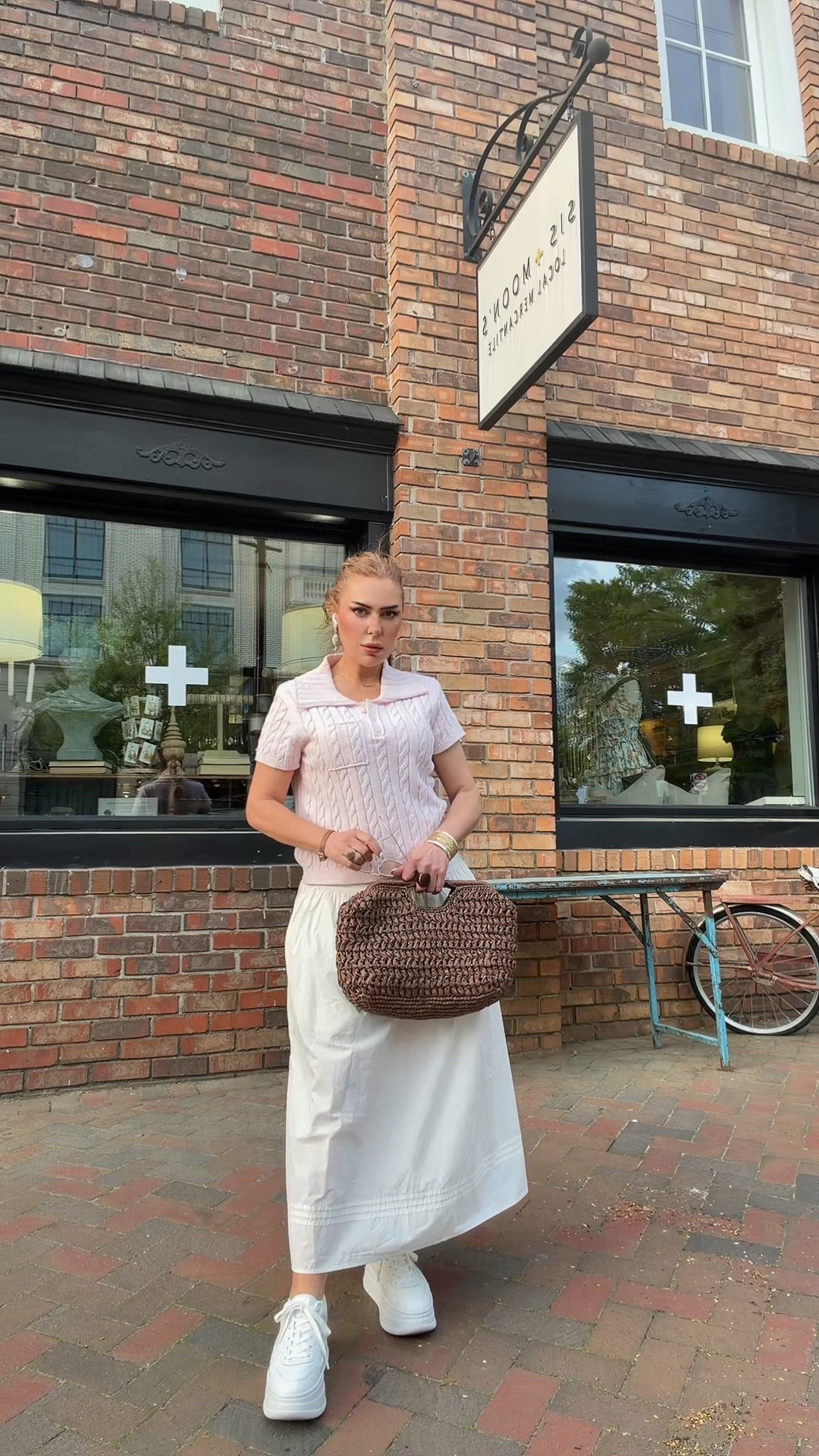 vineyard vines vineyard vines Store
Vineyard Vines Women's Katama Maxi Skirt 

All deals and products are on my LTK profile👆

#LTKgrwm #LTKootd