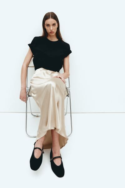 Maxi skirt - Regular waist - Long - Light beige - Ladies | H&M GB | H&M (UK, MY, IN, SG, PH, TW, HK)