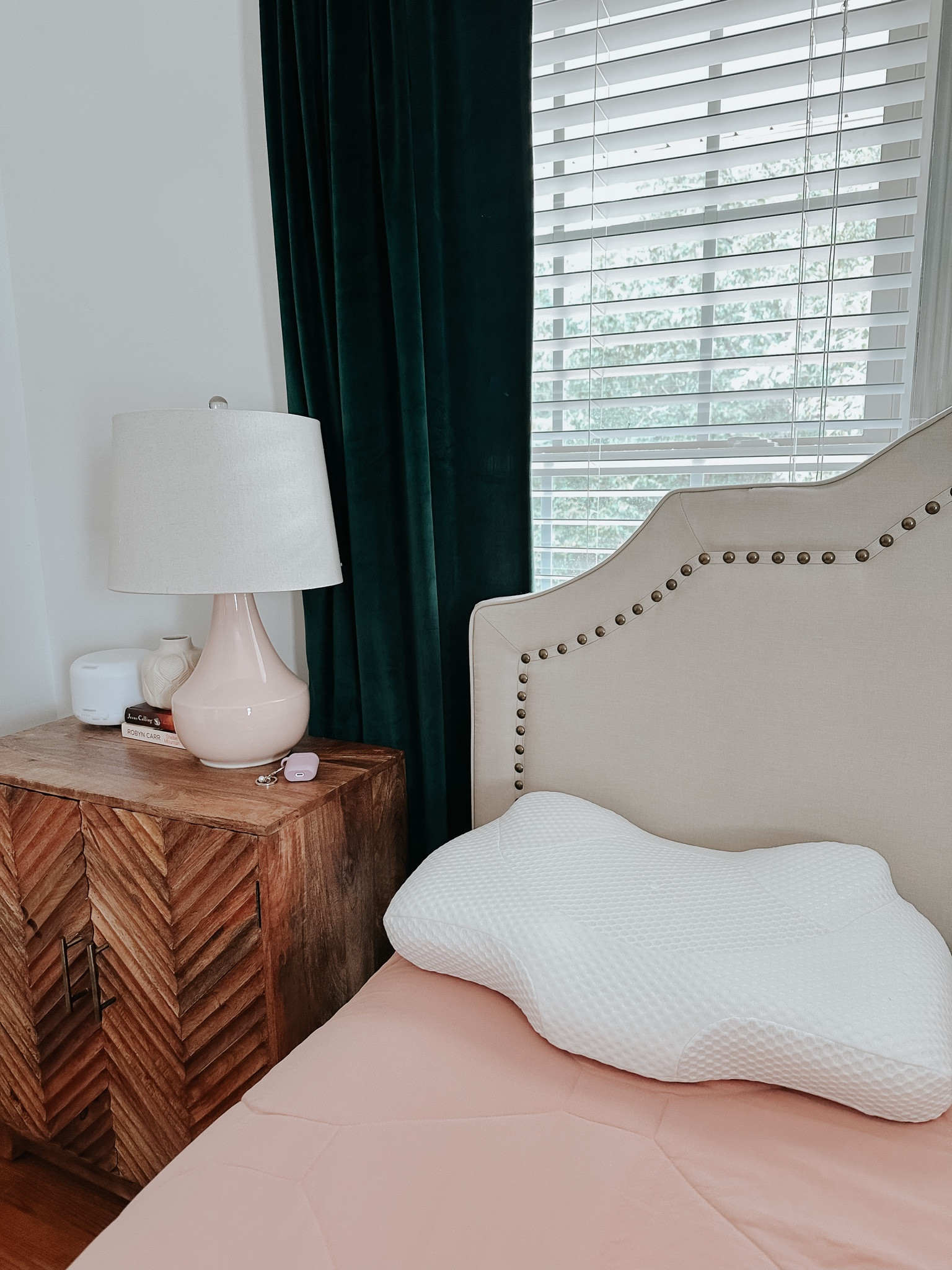 Cervical neck support therapeutic pillow from Amazon under $50


#LTKhome #LTKfindsunder50 #LTKfindsunder100