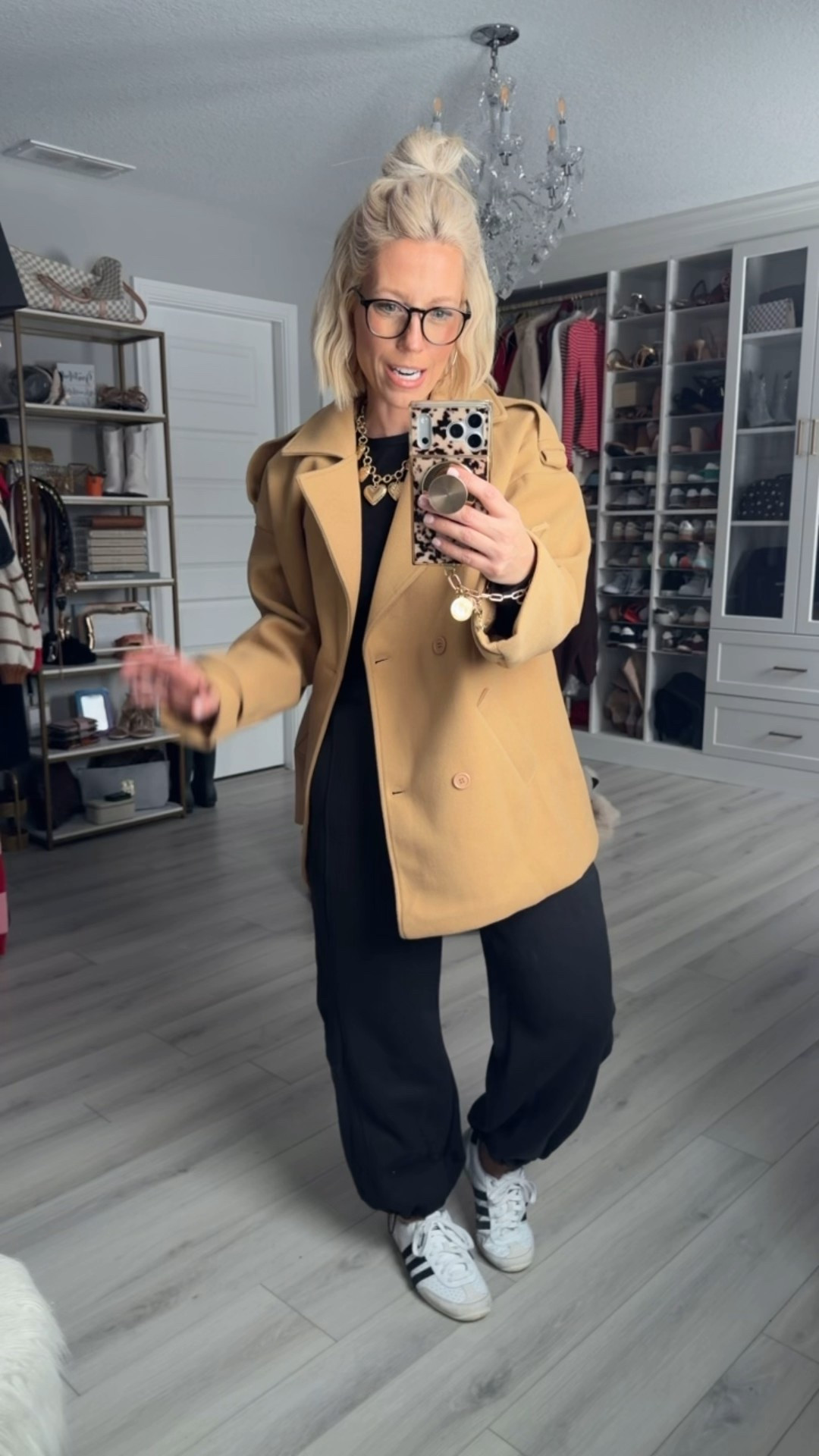 My comfy OOTD!!! I wear this simple style on repeat because it’s warm and cozy but still looks put together!!!
⬇️⬇️⬇️
Jacket small (runs big)
Black top small
Pants small (run roomy)
Shoes TTS

#LTKSaleAlert #LTKootd #LTKmomlife