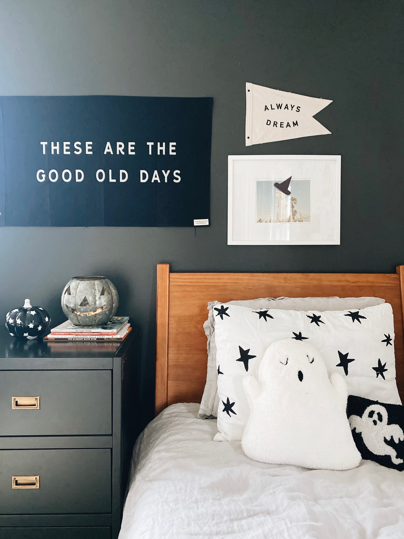 The boys Halloween room 👻 

#LTKHalloween #LTKhome #LTKSeasonal