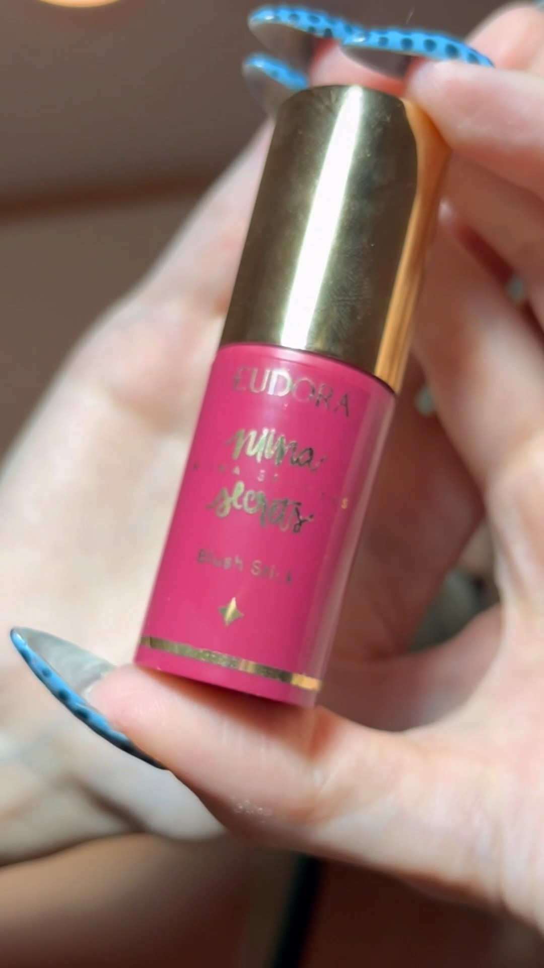 Apaixonada pelo blush stick linha Niina secrets 🩷 o tom de rosa perfeito com uma fórmula super fácil de esfumar e construir camadas pra quem também ama um blush chinelada 

#LTKbrasil #LTKbeleza