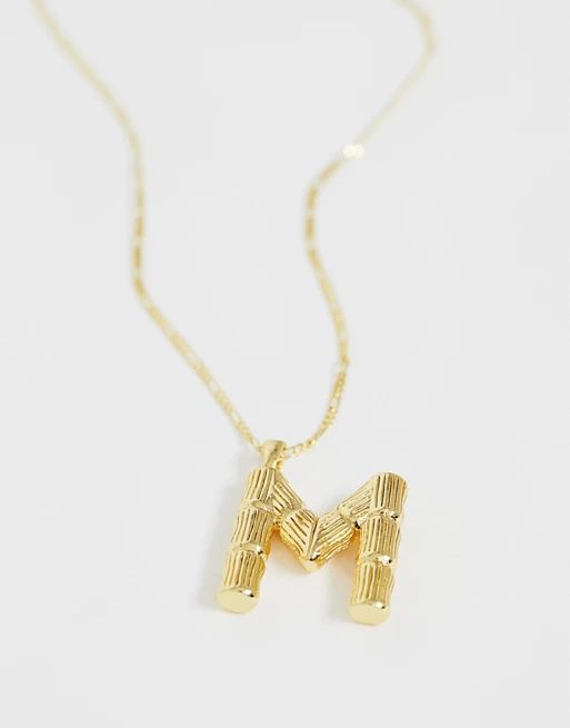 ASOS DESIGN – Vergoldete Halskette mit strukturiertem Buchstabenanhänger „M" im Vintage-Stil | ASOS DE