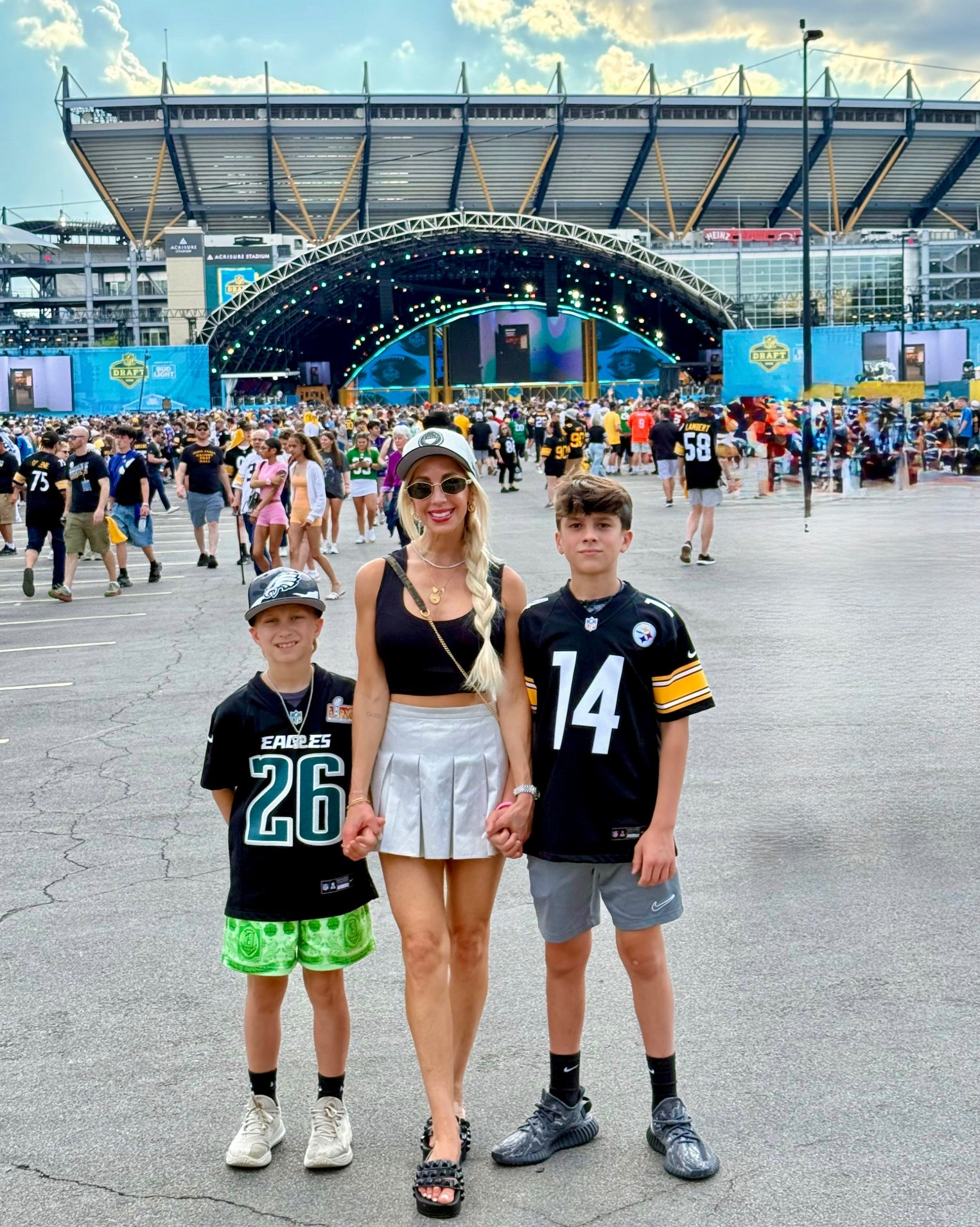 Draft fit 🖤💛

#LTKmomlife #LTKOver40 #LTKActive