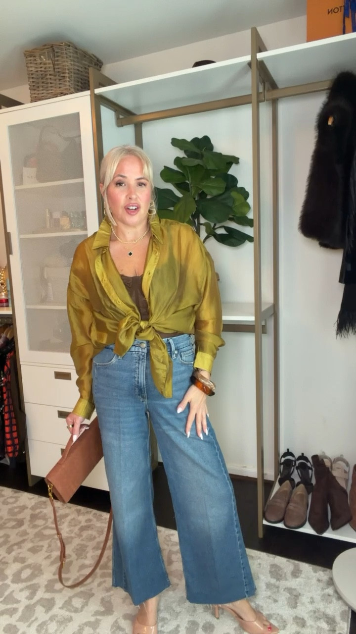 Let’s break this outfit down! 

Holiday outfit, holiday fashion, fall fashion, trendy fashion, aritzia outfit 

#LTKSeasonal #LTKHoliday