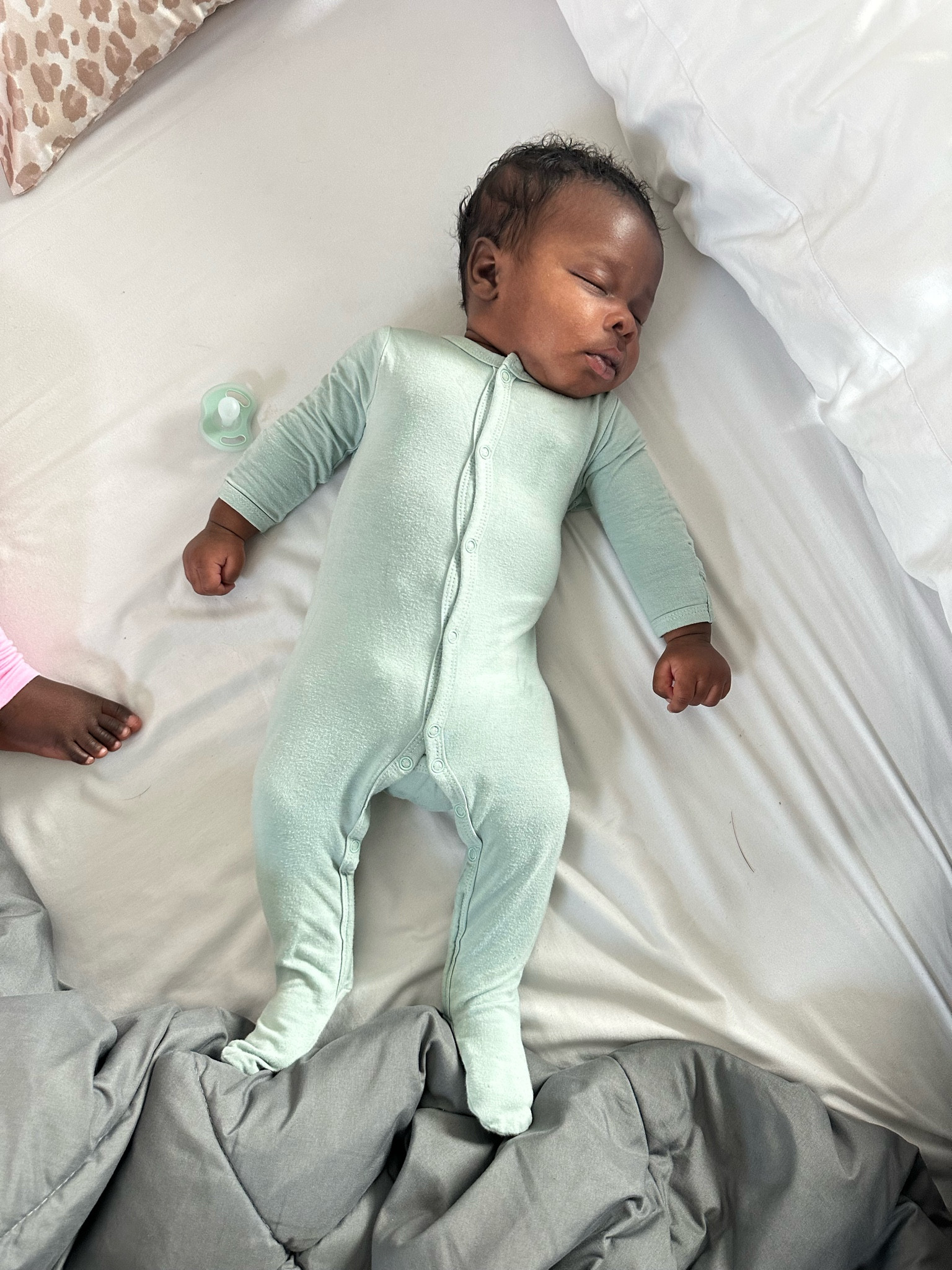 So adorable in his Kyte onesie

#LTKFindsUnder100 #LTKFindsUnder50 #LTKBaby