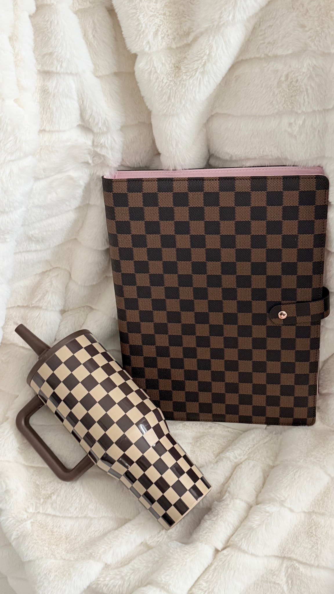 Tumbler and agenda 


#LTKmomlife #LTKSaleAlert #LTKTravel