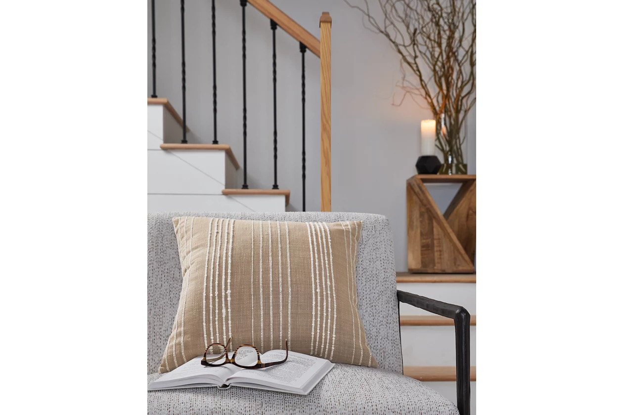 Benbert Pillow | Ashley Homestore