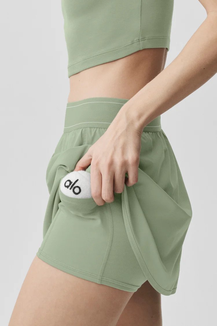 Core3 ColorsBlackBest SellerWhiteBest SellerGravelLimited: Dune GrassShop All5 ColorsDune GrassNe... | Alo Yoga