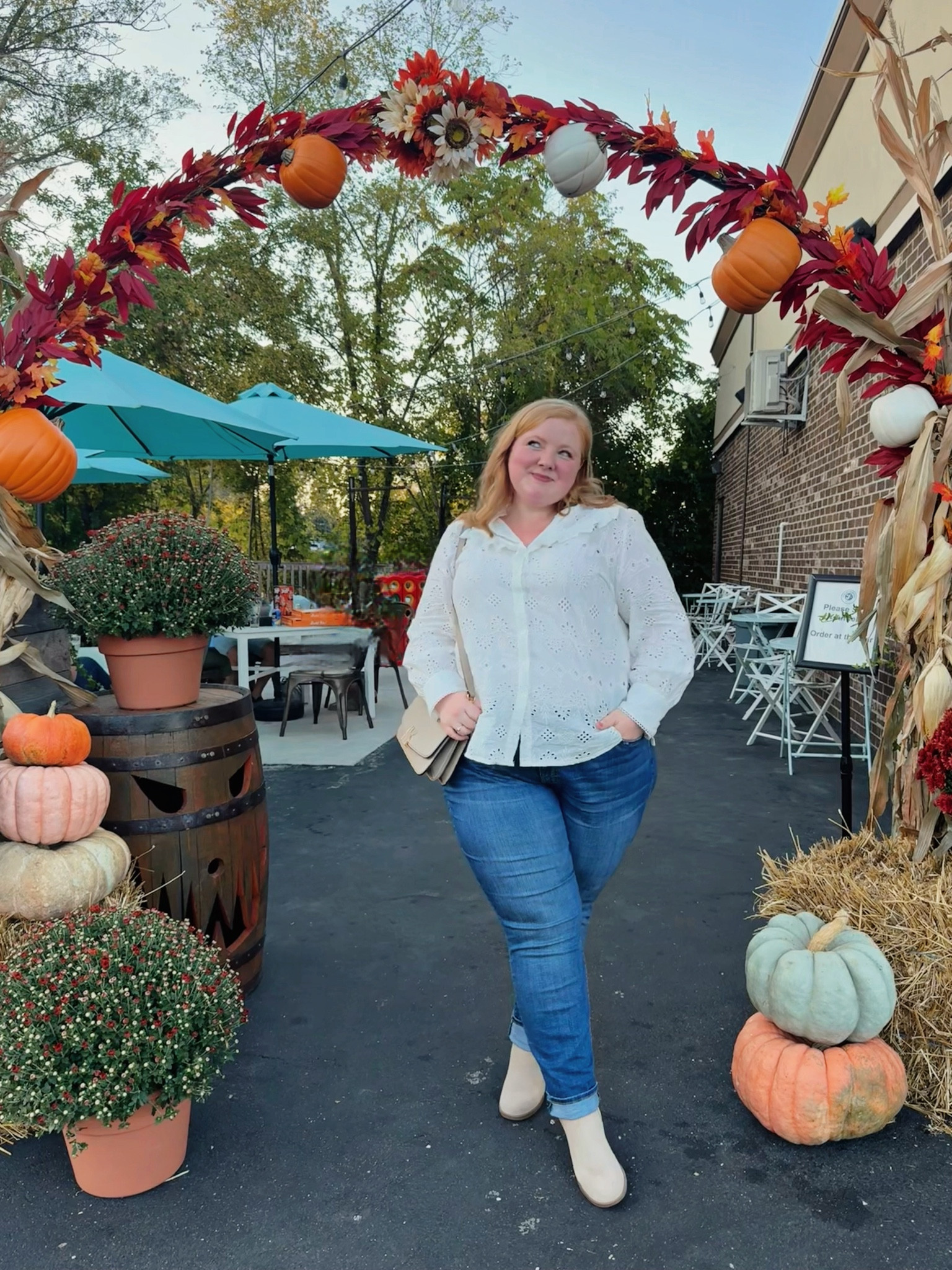 Fall Transition Outfit 💙🍁
Ulla Popken white eyelet blouse
Kut from the Kloth boyfriend jeans
Kendra Scott blue earrings
Dansko waterproof boots



#LTKSeasonal #LTKPlusSize #LTKMidsize
