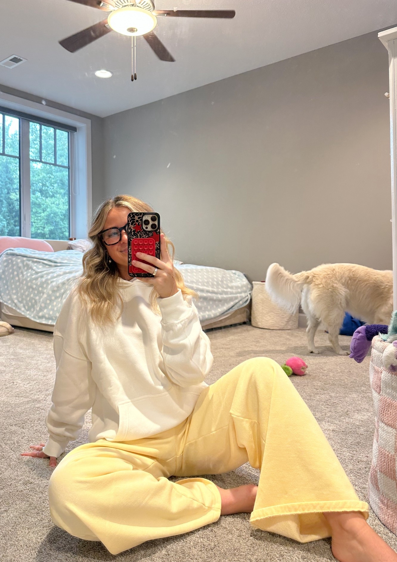 Sweatshirt men’s XS
Sweats XS regular fit, recommend petite if you are 5’3 or under! 

#LTKFallSale #LTKFindsUnder100 #LTKSaleAlert