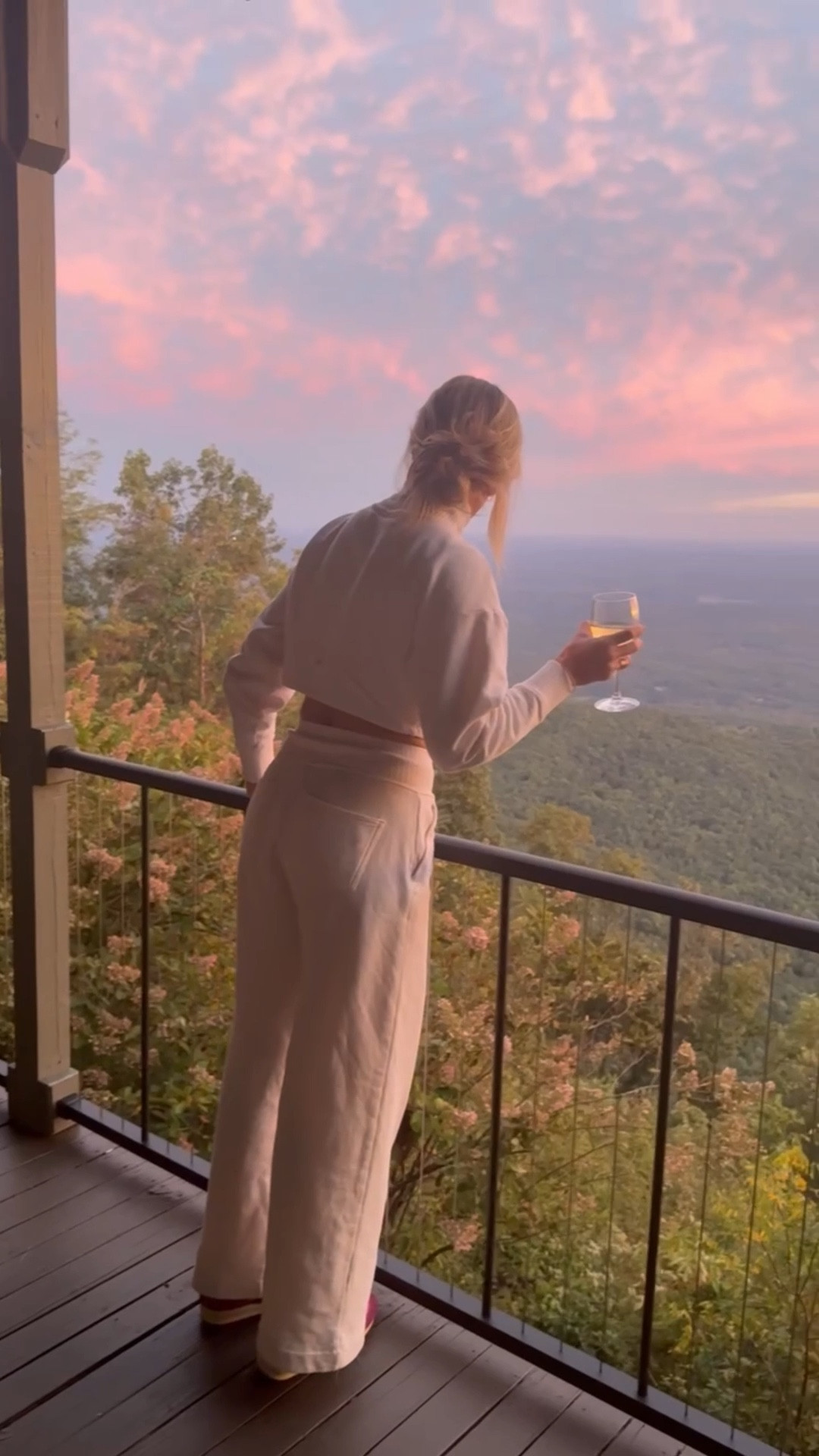 I could live in this set ! 🤍

#LTKStyleTip #LTKOver40 #LTKmomlife