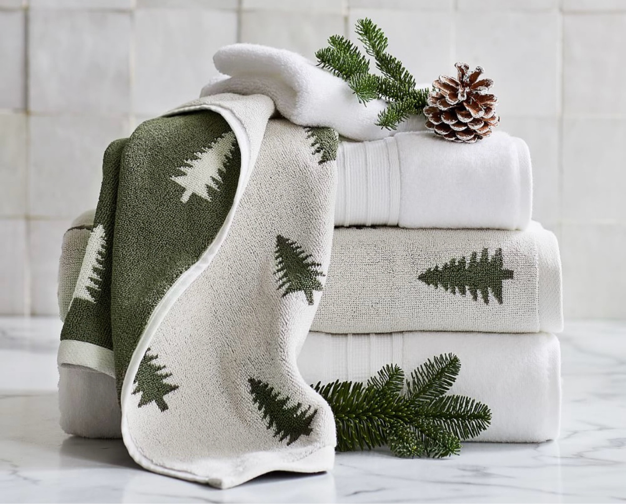 Obsessed with these reversible tree towels!!! They come in a hand towel or bath towel!

#LTKHoliday