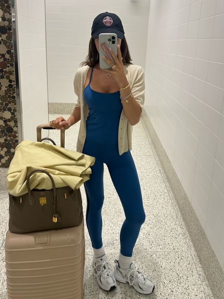 Travel ootd leggings airport smalls