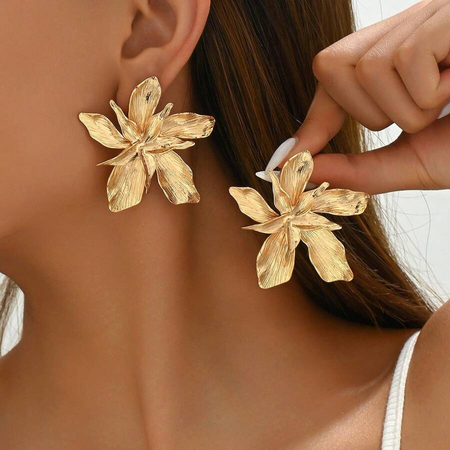 1pc Fashionable Elegant Metal Flower Stud Earring | SHEIN