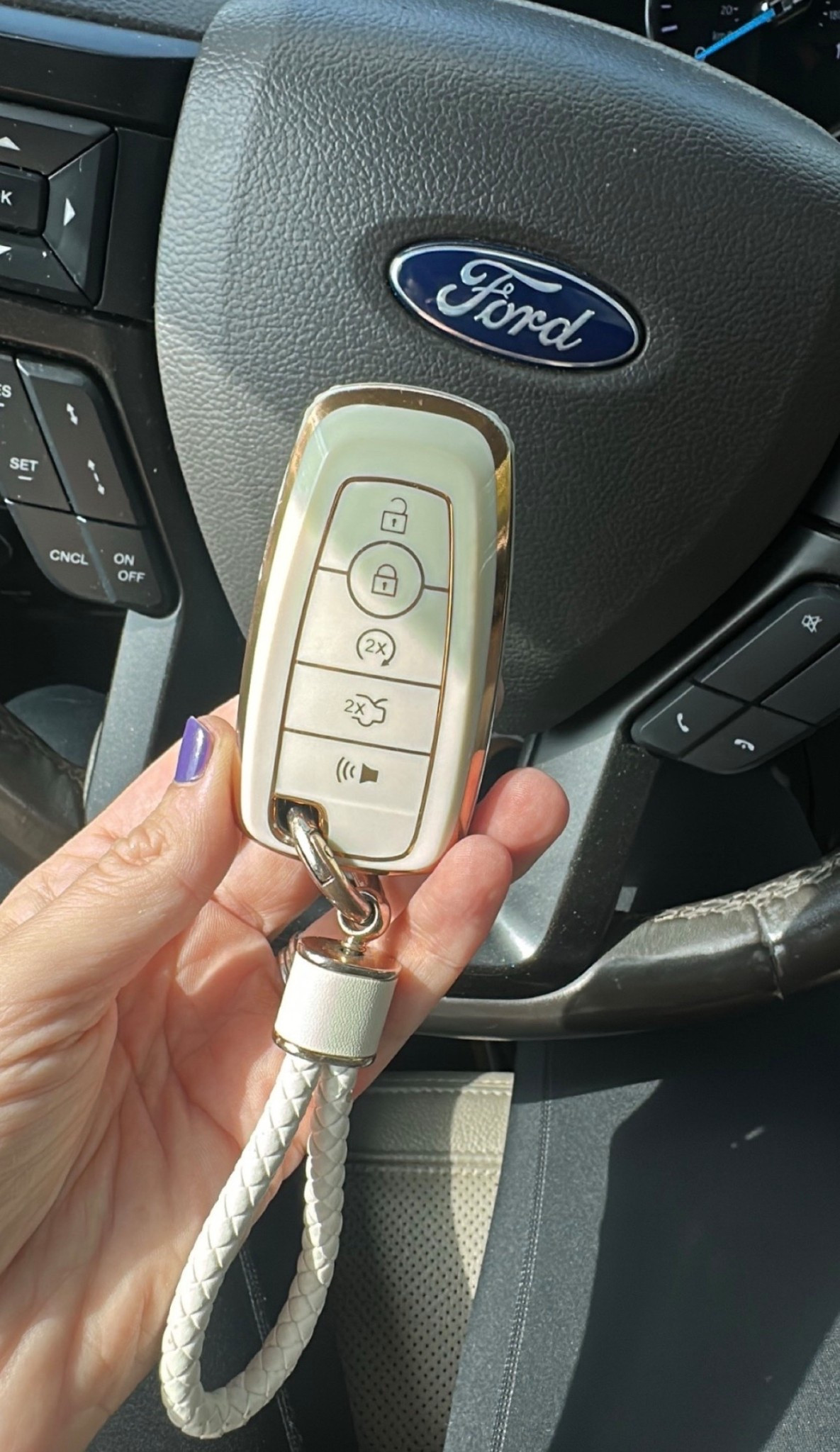 Fancy up your key fob with the cutest white and gold cover from Amazon! 


#LTKStyleTip #LTKFindsUnder50