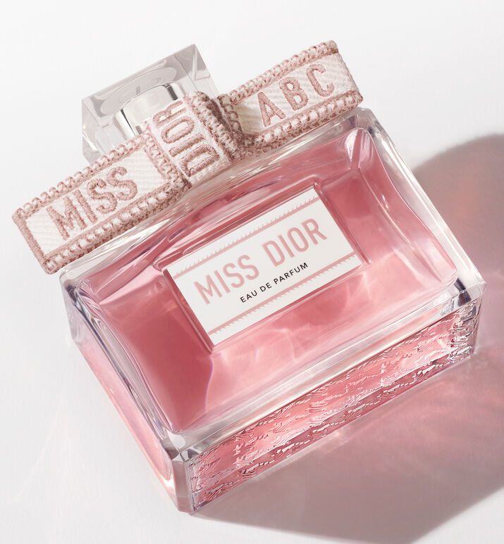 Miss Dior Eau de Parfum: Personalization Service | DIOR | Dior Beauty (US)