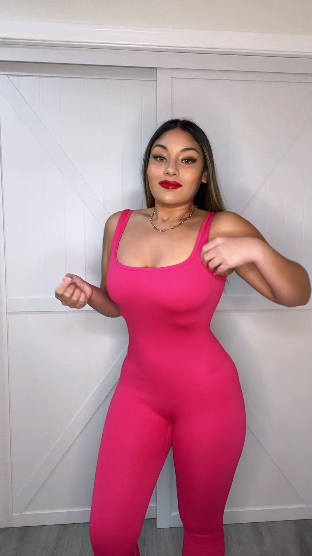 How cute is this pink jumpsuit!! 😍 you can wear us to the gym or layer up during the holidays! (I put some Amazon recommendations here but the real one is on my TikTok showcase @sophiacamillecollier) 💗✨

#LTKfitness
