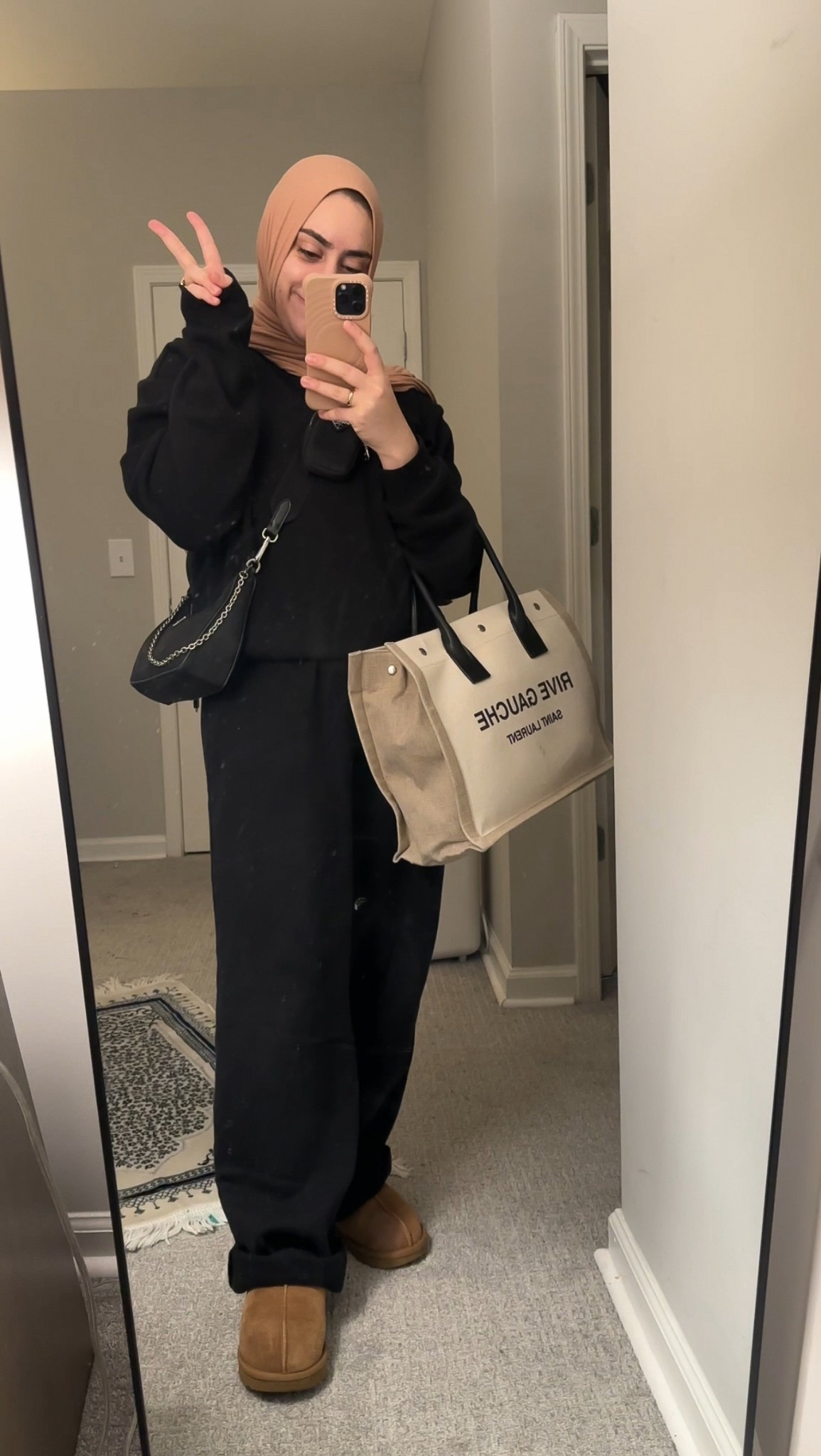 My go to travel fit! The perfect amount of comfort for your upcoming flights ✈️ 

#LTKSpringStyle #LTKOutfitInspo #LTKFinds

#LTKStyleTip #LTKTravel
