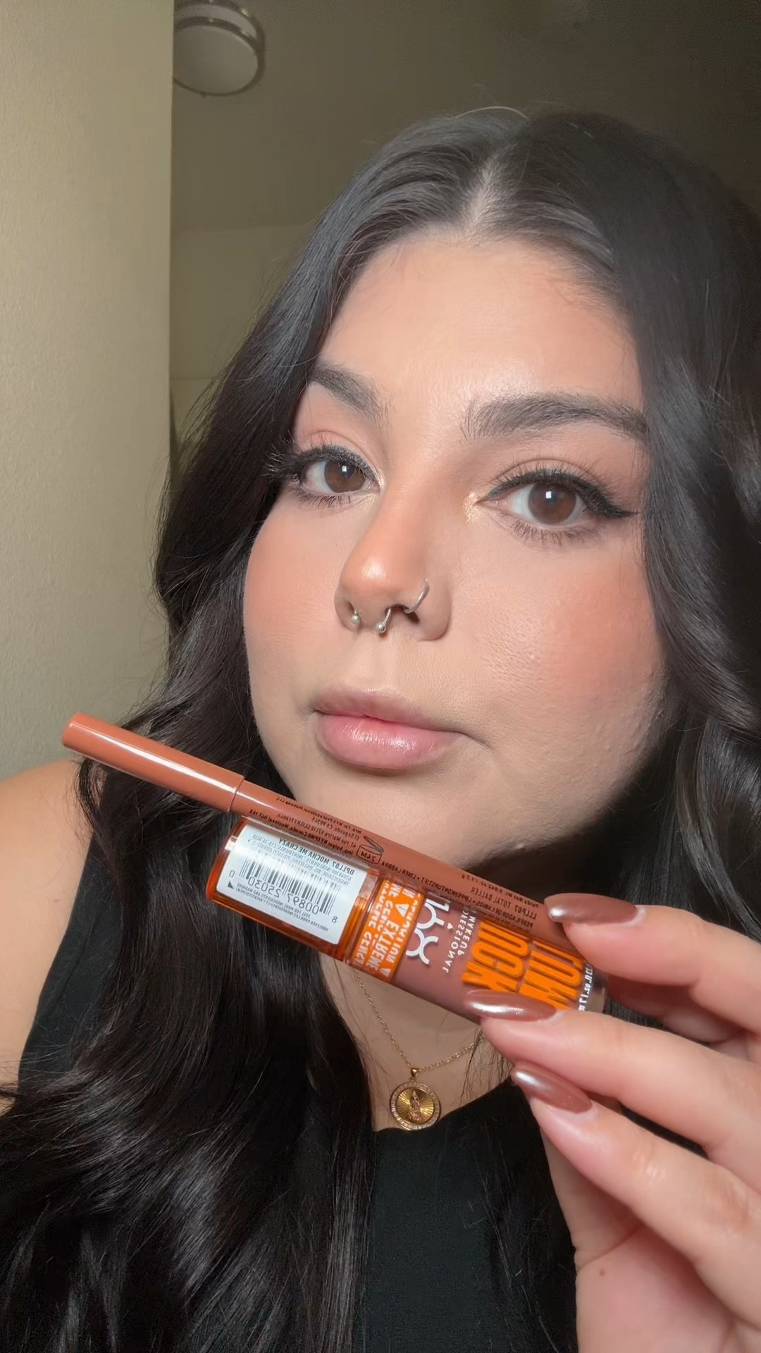 New Lip Combo using NYX Cosmetics 🤎 

Duck plum gloss in ‘Mocha me crazy’ and lip liner in ‘Total Baller’ 



#LTKVideo #LTKBeauty #LTKStyleTip