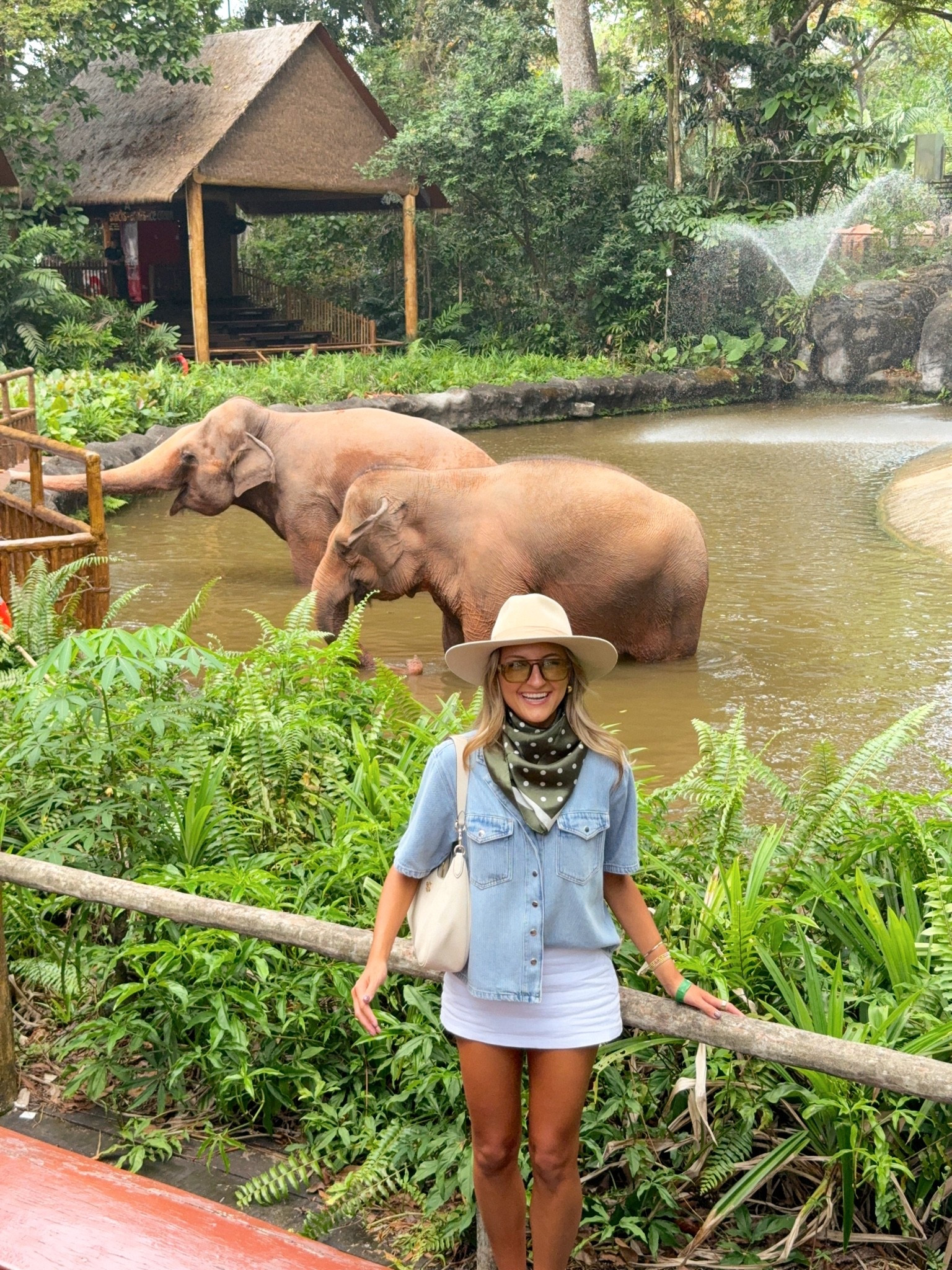 my safari outfit in Singapore zoo 🐅🦁⭐️