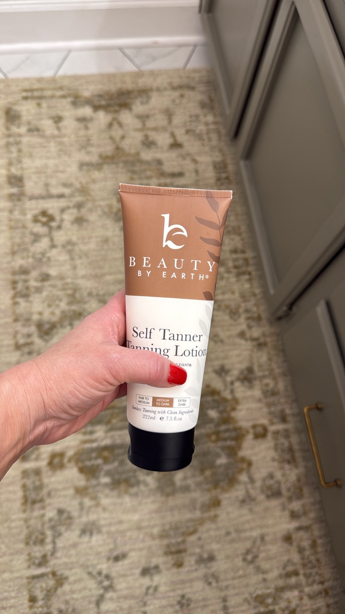 Self Tanning lotion:
Non toxic 
No mitt needed
Little to no smell
Same day tan
Doesn’t stain clothes 
 

#LTKselfcare #LTKSaleAlert #LTKBeauty