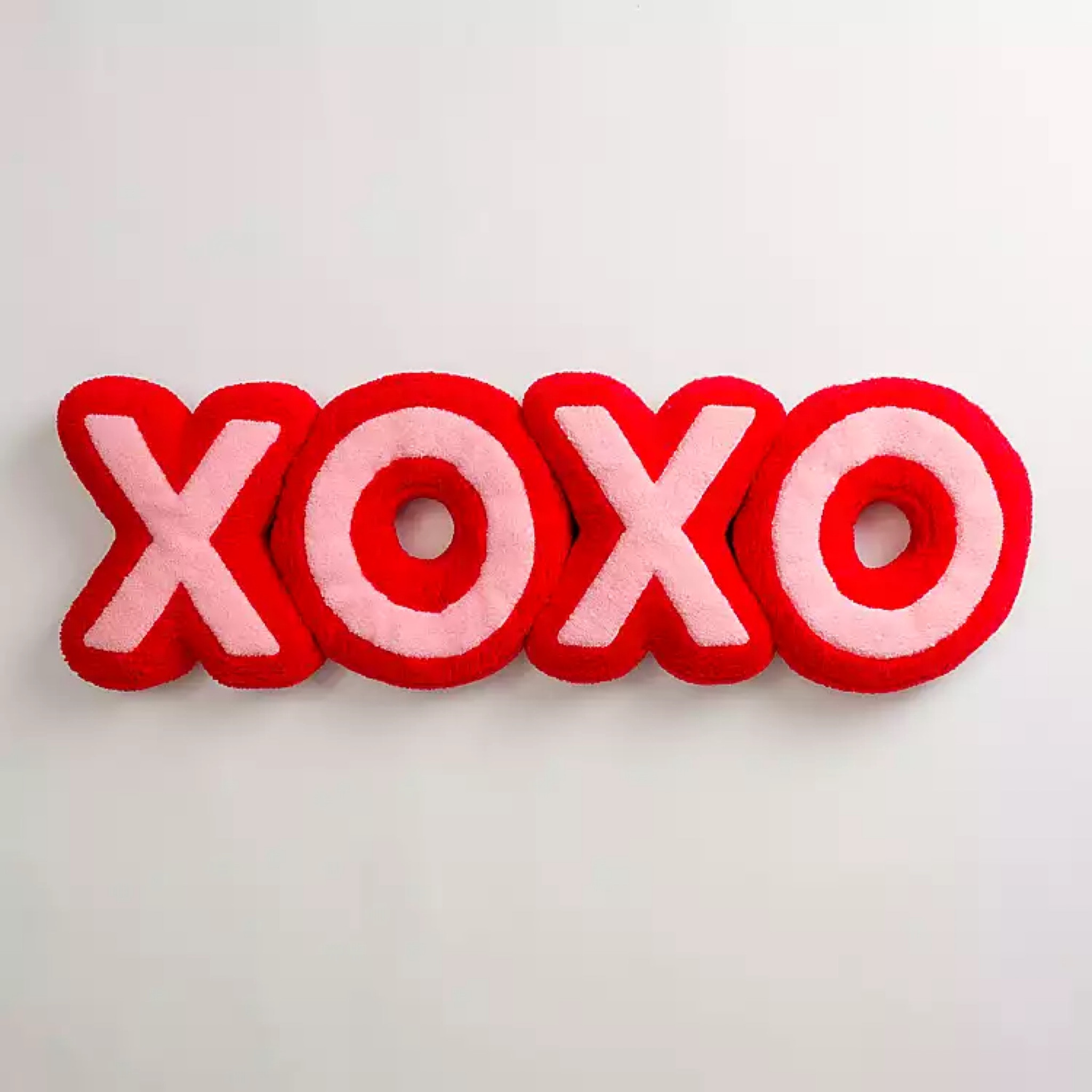 Valentine’s throw pillow, xoxo, pillow, Valentine’s Day decor, decor, home decor, accent pillow

#LTKhome #LTKfindsunder50 #LTKSeasonal
