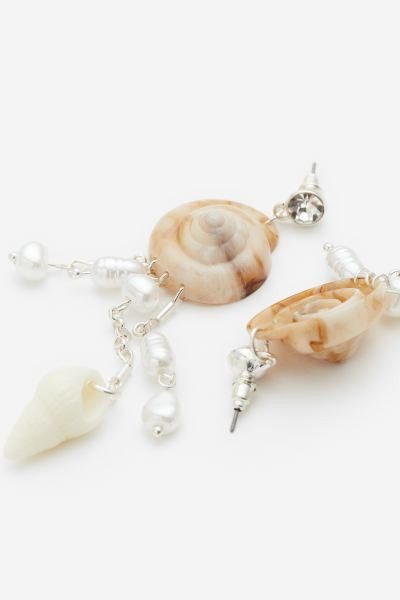 Earrings | H&M (UK, MY, IN, SG, PH, TW, HK)