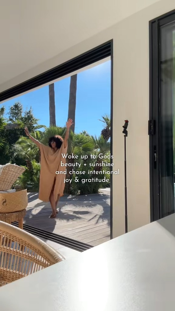 "You make me wanna love you for life..."
That's what this day felt like. The light, the breeze, the calm in my spirit.
Waking up in St. Tropez reminded me:
It's not about chasing perfection it's about catching joy in the small, quiet moments.
Even when life feels heavy, this is still possible.
Stay soft. Stay open. Stay grateful.
We don't fold. We find light and hold it close.
#StTropez
#caftanstyle #godisgoodallthetime
#SoftLifeEnergy

#LTKFindsUnder50 #LTKOver40 #LTKMidsize