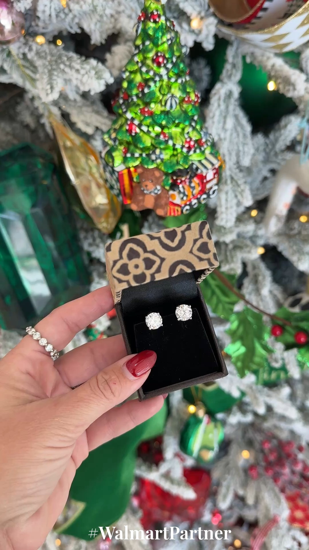 @walmartstyle is the best place to grab your festive looks this holiday season! 

#WalmartPartner, #WalmartStyle, @walmart

#LTKGiftGuide #LTKHoliday #LTKFindsUnder50