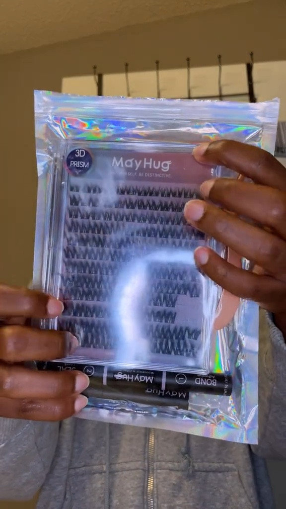 Cluster lash tutorial with mayhug 

#LTKStyleTip #LTKBeauty #LTKVideo